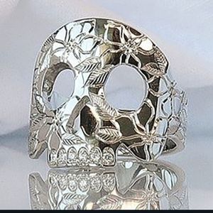 HP!! NWT Goth Boho Silver 6 Hammered Skull Ring!